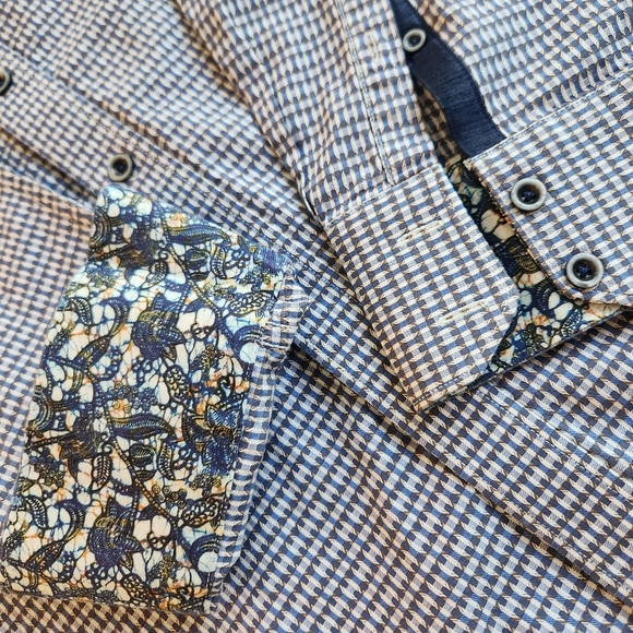 Robert Graham men's dress shirt. Dress like the Rock star you know you are! - Picture 3 of 7